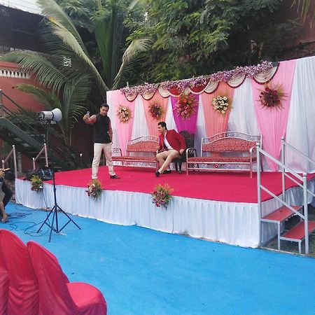 Royal Hotel Ahmedabad Eksteriør billede