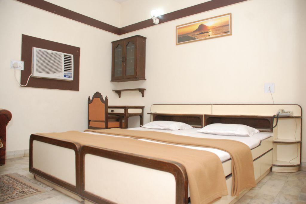 Royal Hotel Ahmedabad Værelse billede