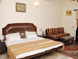 Royal Hotel Ahmedabad Eksteriør billede